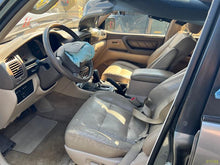 Load image into Gallery viewer, Transfer Case LAND CRUISER 2000 - MM2783952