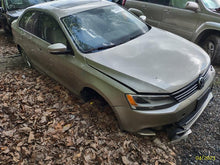Load image into Gallery viewer, AC A/C AIR CONDITIONING COMPRESSOR Jetta 2013 13 2014 14 - MM2738842