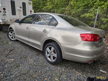 Load image into Gallery viewer, AC A/C AIR CONDITIONING COMPRESSOR Jetta 2013 13 2014 14 - MM2738842