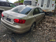 Load image into Gallery viewer, AC A/C AIR CONDITIONING COMPRESSOR Jetta 2013 13 2014 14 - MM2738842