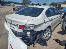 Load image into Gallery viewer, TRANSFER CASE BMW 528i 2012 12 - MM2810047