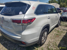 Load image into Gallery viewer, TRANSFER CASE RX350 RX350L Highlander Sienna Venza 2010-2019 - MM2790384