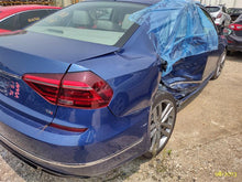 Load image into Gallery viewer, Grille Volkswagen Passat 2017 - MM2874306