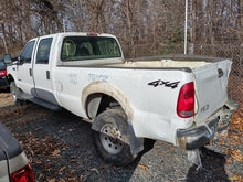 Load image into Gallery viewer, TRANSFER CASE F250SD Pickup F350SD Pickup F450SD Pickup F550SD Pickup 99-04 - MM2943926