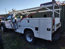 Load image into Gallery viewer, Radio FORD F550SD PICKUP 2020 - MM2871531