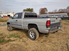 Load image into Gallery viewer, TRANSMISSION 1500 Pickup 2500 Pickup 3500 Pickup 00 01 02 4X4 - MM2890128