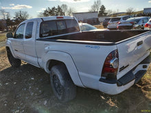 Load image into Gallery viewer, Computer Toyota Tacoma 2012 - MM2924299
