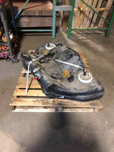 Load image into Gallery viewer, BODY CONTROL MODULE BCM COMPUTER Vanden Pl XJ8 XJ8L XJR 05-07 - NW33161