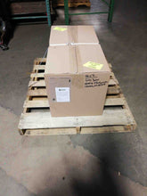 Load image into Gallery viewer, TRANSFER CASE Nissan Pathfinder 2004 04 Auto 4x4 - NW176821