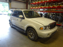 Load image into Gallery viewer, Grille Lincoln Navigator 2000 - NW97958
