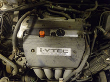 Load image into Gallery viewer, RADIO Honda Element 2004 04 AM FM CD - NW232020
