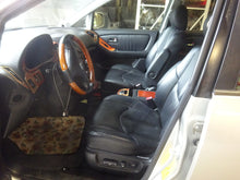 Load image into Gallery viewer, MEMORY CONTROL MODULE COMPUTER Lexus RX300 99 00 01 02 03 - NW33833