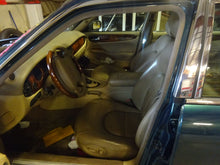 Load image into Gallery viewer, FOG LIGHT Jaguar XJ8 1998 98 1999 99 00 01 02 03 - NW82807