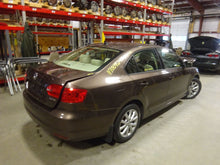 Load image into Gallery viewer, STEERING GEAR Volkswagen Jetta 2011 11 2012 12 2013 13 - NW169654