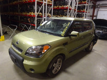 Load image into Gallery viewer, Axle Shaft Kia Soul 2010 - NW12199