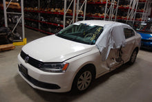 Load image into Gallery viewer, AXLE SHAFT Volkswagen Jetta 11 12 13 14 15 16 17 AT Left - NW14416