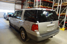 Load image into Gallery viewer, TRANSFER CASE Ford Expedition 2003 03 2004 04 - NW176482