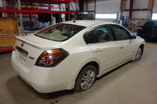 Load image into Gallery viewer, AXLE SHAFT Nissan Altima 07 08 09 10 11 AT Left - NW11024