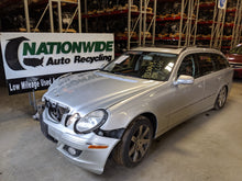 Load image into Gallery viewer, REMOTE CD CHANGER E350 E550 B200 CLS500 CLS55 CLS550 CLS63 E280 03-13 - NW138656