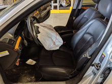 Load image into Gallery viewer, REMOTE CD CHANGER E350 E550 B200 CLS500 CLS55 CLS550 CLS63 E280 03-13 - NW138656