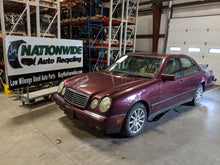 Load image into Gallery viewer, RADIO Cl500 E300D E320 S320 96 97 98 - 99 AM/FM/CASS - NW138744
