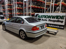 Load image into Gallery viewer, CARRIER ASSEMBLY BMW 325xi 2001 01 2002 02 2003 03 2004 04 2005 05 Manual - NW307421