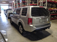 Load image into Gallery viewer, REAR AXLE SHAFT Honda Pilot 09 10 11 12 13 14 Right - NW11943