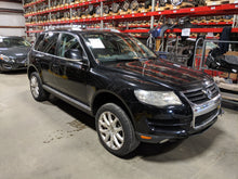 Load image into Gallery viewer, FRONT FENDER Touareg 2007 07 2008 08 2009 09 2010 10 Right - NW216307
