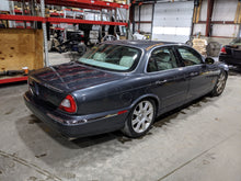 Load image into Gallery viewer, Radio Jaguar XJ8 2004 04 2005 05 2006 06 2007 07 AM FM CD - NW232134
