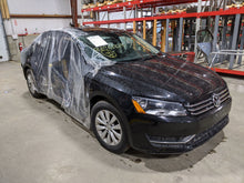 Load image into Gallery viewer, SPEEDOMETER CLUSTER Volkswagen Passat 2013 13 2014 14 - NW240462