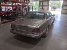 Load image into Gallery viewer, FENDER Jaguar XJ6 XJ12 XJ8 1995 95 1996 96 97 98 99 00 01 02 03 Right - NW252808