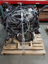 Load image into Gallery viewer, RADIATOR LR4 Range Rover Sport 10 11 12 13 14 15 16 - NW230587