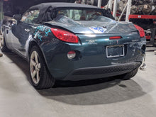 Load image into Gallery viewer, Fuse Box Pontiac Solstice 2006 - NW486451