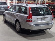 Load image into Gallery viewer, CV AXLE SHAFT Volvo V70 S40 C30 04 05 06 07 08 09 Left - NW225791