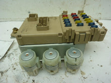 Load image into Gallery viewer, FUSE BOX Subaru Forester 2000 00 2001 01 2002 02 - MRK81428