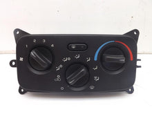 Load image into Gallery viewer, Temperature Controls Jeep Liberty 2002 - MRK106786