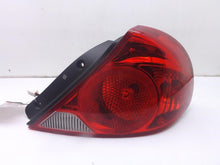 Load image into Gallery viewer, CENTER TRUNK TAIL LIGHT Kia Spectra 2002 02 2003 03 2004 04 Right - MRK123408