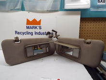 Load image into Gallery viewer, Interior Sun Visors Kia Sorento 2004 - MRK127966