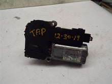 Load image into Gallery viewer, Rear Wiper Motor GRAND CHEROKEE 1996 - MRK159395