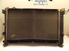 Load image into Gallery viewer, RADIATOR Saturn Vue 2004 04 2005 05 2006 06 2007 07 AT - MRK170613