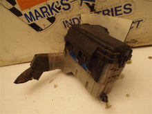 Load image into Gallery viewer, Fuse Box Nissan Sentra 2003 - MRK175498