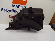 Load image into Gallery viewer, Fuse Box Subaru Legacy 2005 - MRK181273