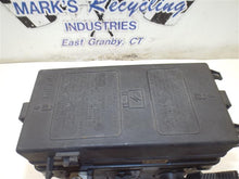 Load image into Gallery viewer, Fuse Box SATURN L SERIES 2003 - MRK184566