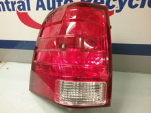 Load image into Gallery viewer, TAIL LIGHT LAMP ASSEMBLY Ford Expedition 03 04 05 06 Left - CTL185115