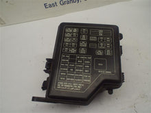 Load image into Gallery viewer, FUSE BOX Hyundai Santa Fe 01 02 03 04 05 06 - MRK187851