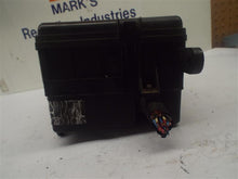 Load image into Gallery viewer, FUSE BOX Hyundai Santa Fe 01 02 03 04 05 06 - MRK187851