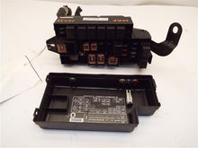 Load image into Gallery viewer, FUSE BOX Subaru Legacy 2003 03 2004 04 2005 05 - MRK188972