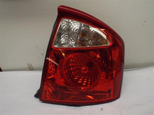 Load image into Gallery viewer, CENTER TRUNK TAIL LIGHT Kia Spectra 2004 04 2005 05 2006 06 Right - MRK195914