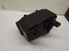 Load image into Gallery viewer, Fuse Box Hyundai Sonata 2007 - MRK200843
