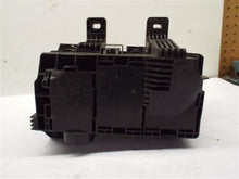 Load image into Gallery viewer, Fuse Box Hyundai Sonata 2007 - MRK200843